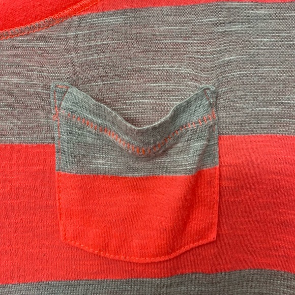 🌈5/$25 BUNDLE! Hollister 💕 Neon pink & gray shirt - Picture 4 of 6